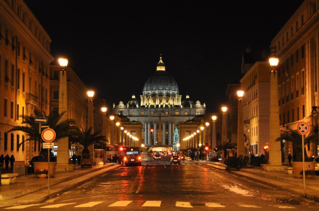 Il Bacio Holidayhouse Best Location For Jubilee 2024-2026 Rome Bagian luar foto